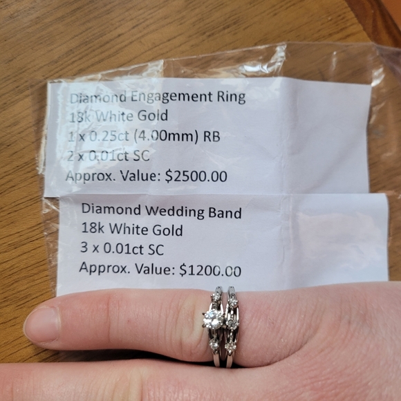 $2000 EMT 18K white gold wedding ring and wedding band. - Picture 2 of 12